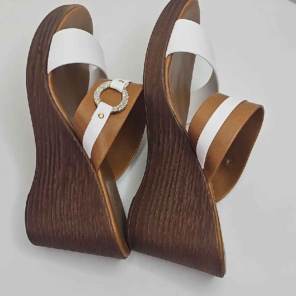 Toscanella Women's White and‎ Brown Wedge Sandals Size 7.5